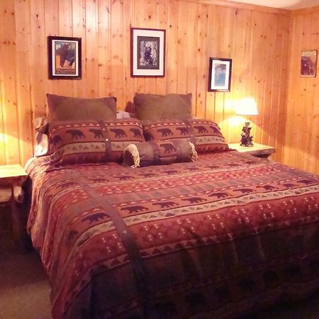 Yellowstone Wildlife Cabins West Yellowstone Extérieur photo