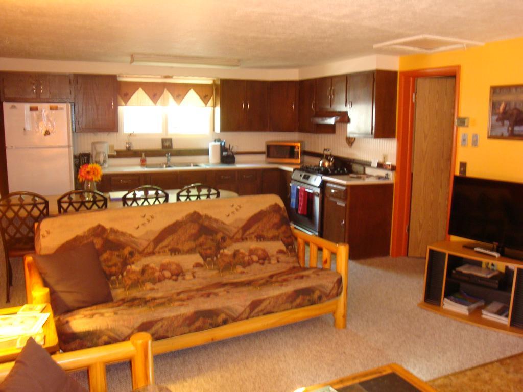 Yellowstone Wildlife Cabins West Yellowstone Extérieur photo