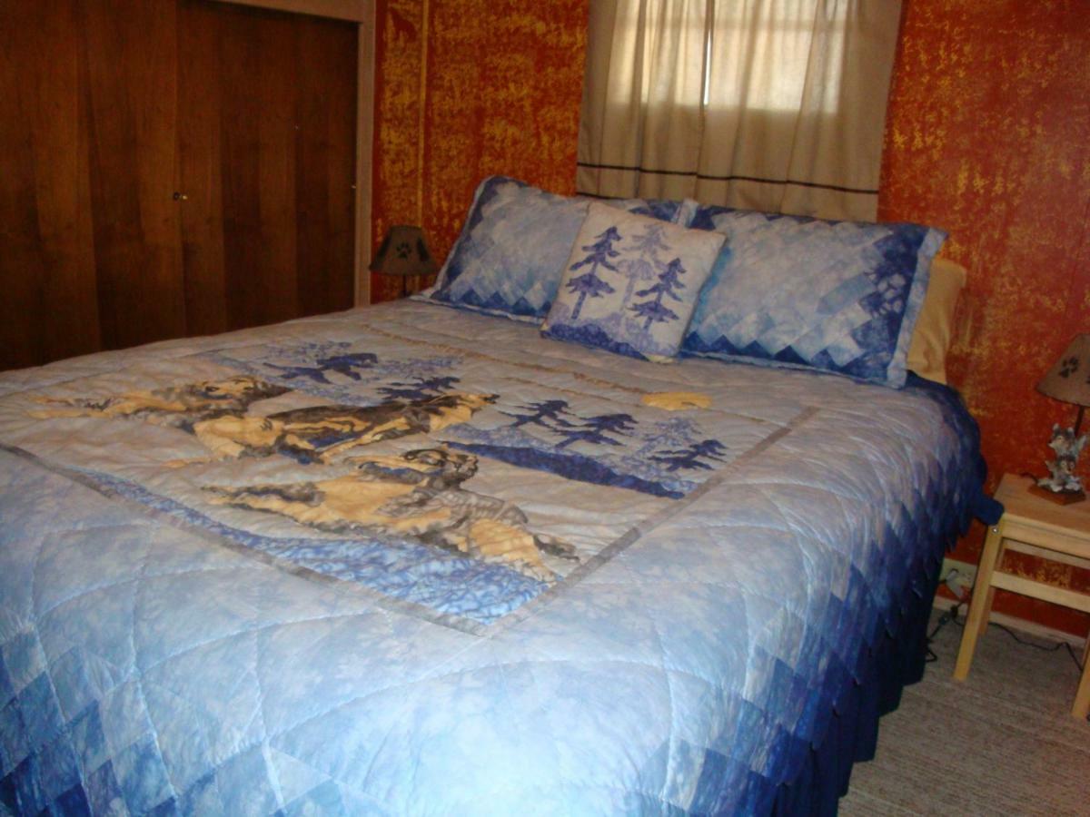Yellowstone Wildlife Cabins West Yellowstone Extérieur photo